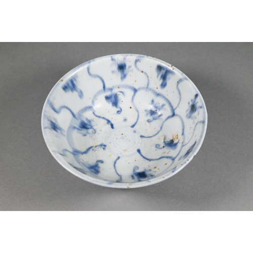 287 - Four pieces of early 19th century Chinese 'Tek Sing' salvaged blue and white ship-wreck porcelain in... 