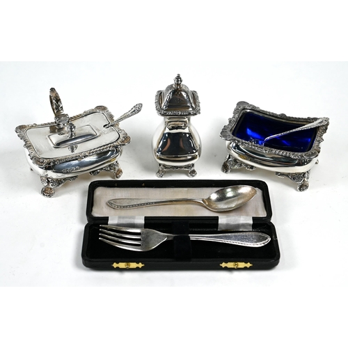 29 - A heavy quality silver three-piece matched condiment set, Hawksworth, Eyre & Co., London 1920 an... 