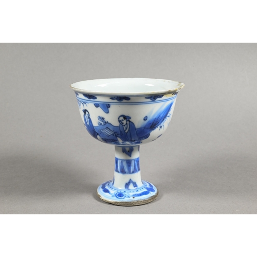 322 - A mid 17th century Chinese blue and white porcelain stem cup, late Ming or transitional period, prob... 