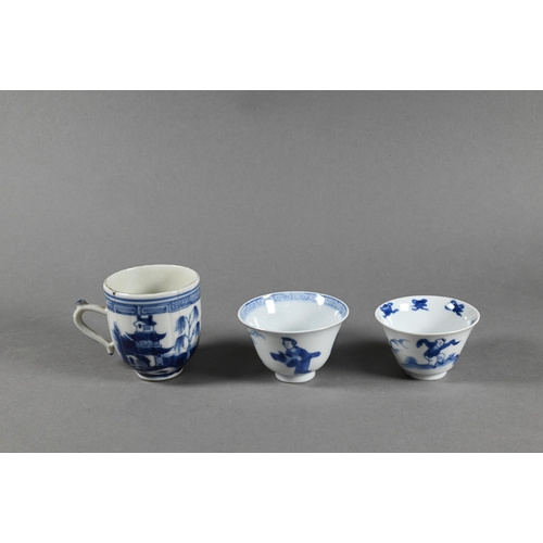 325 - A collection of 18th century Chinese porcelain, Qing dynasty, including four various blue and white ... 