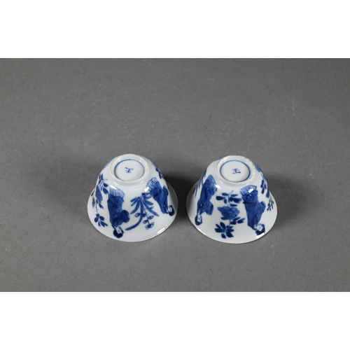 325 - A collection of 18th century Chinese porcelain, Qing dynasty, including four various blue and white ... 