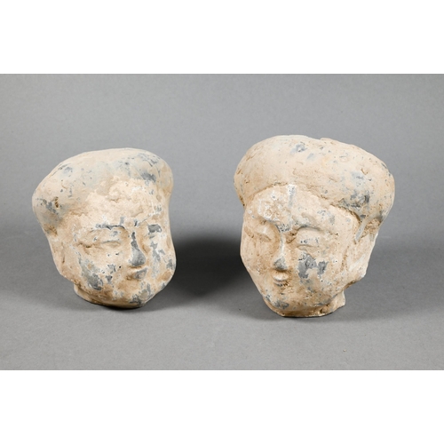 371 - Two antique Chinese hollow terracotta (mingqi) heads of female court attendant tomb figures, probabl... 