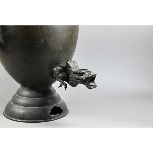 382 - A 19th century Japanese bronze ceremonial samovar water/wine dispenser, Meiji period (1868-1912) wit... 