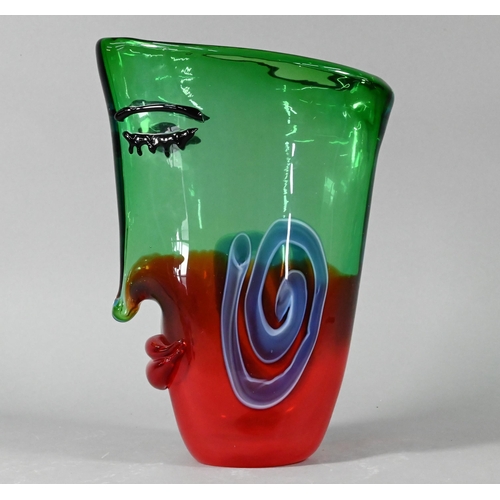 438 - A large Murano coloured glass 'face' vase, attributed to Stefano Toso, in the manner of Picasso, 32 ... 