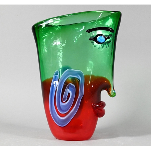 438 - A large Murano coloured glass 'face' vase, attributed to Stefano Toso, in the manner of Picasso, 32 ... 