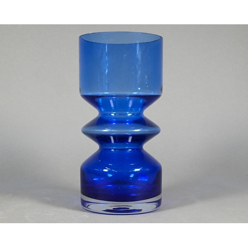 484 - A Riihimaki (Finland) blue glass vase by Tamara Aladin, 20 cm to/w a Sommerso (Murano) square pillar... 