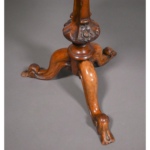 804 - A Victorian floral marquetry walnut tripod table, 48 cm dia. x 68 cm h