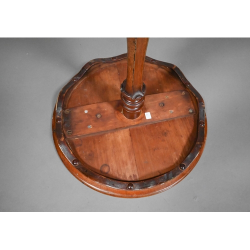 804 - A Victorian floral marquetry walnut tripod table, 48 cm dia. x 68 cm h