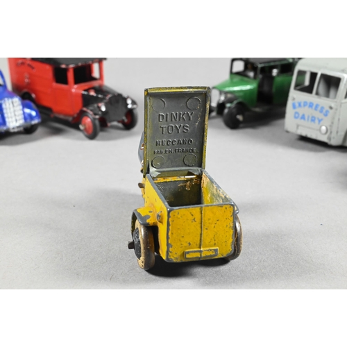 983 - Dinky Toys: 30h Daimler Ambulance, 30V CB Electric Van 'Express Dairy', 25o Streamlined Fire Engine,... 