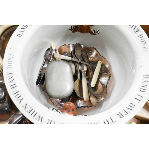 121 - #Victorian pottery novelty chamber pot with inner frog and inscription 'Hand it over to me my Dear w... 