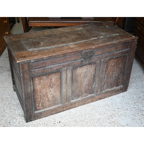 366 - A 17th/18th century oak coffer, 137 x 61 x 75 cm h, a/f