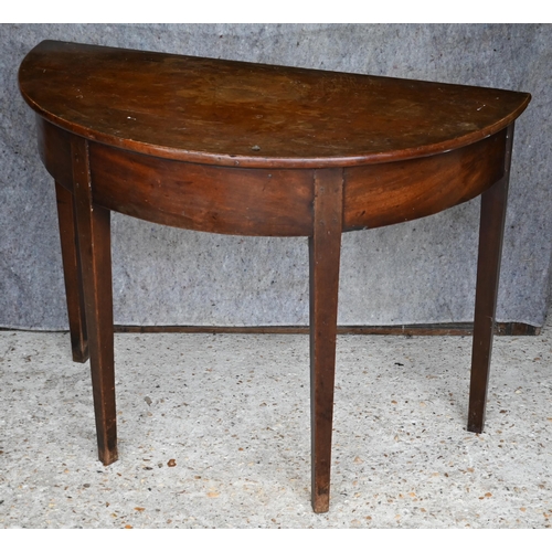 375 - A George III mahogany demi-lune table, 98 x 48 x 71 cm h