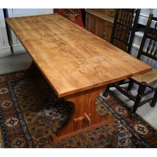 386 - An old pine kitchen table, 182 x 75 x 76 cm h