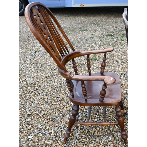 403 - A traditional elm seat Windsor armchair