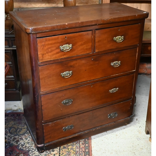 425 - An Edwardian mahogany chest of two short over three long graduated drawers, 97 x 46 x 109 cm h