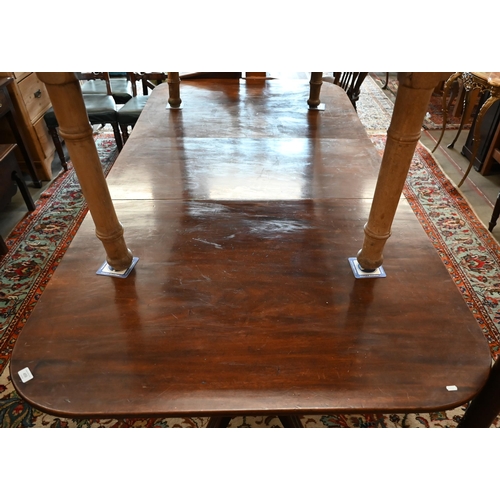 459 - An Edwardian mahogany D-end dining table with single leaf, 230 cm long x 117 cm wide x 71 cm high