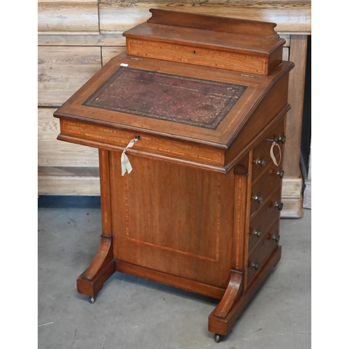 462 - An Edwardian mahogany Davenport desk with walnut inlay and four drawers, 87 cm high x 50 cm deep x 5... 