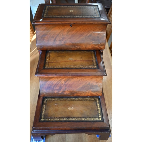 475 - Victorian style stained mahogany library steps with sliding box commode and bracket feet, 70 cm long... 