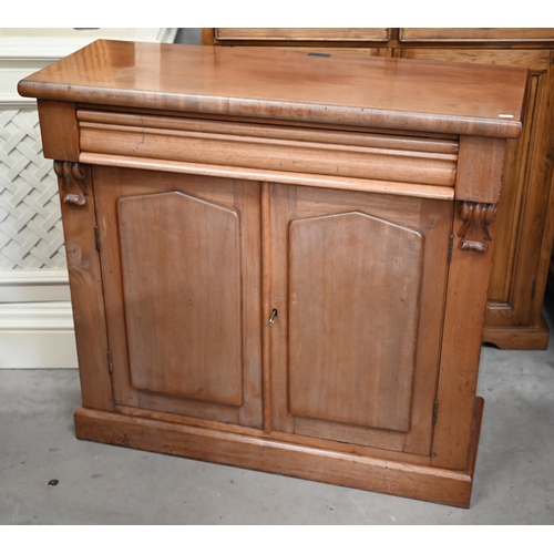 511 - A Victorian satin walnut chiffonier base with long frieze drawer above two panelled doors, 92 cm wid... 