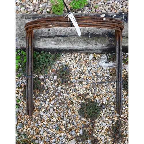 66 - Ten medium weathered steel garden frames (10)