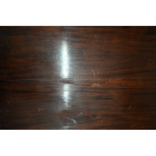 459 - An Edwardian mahogany D-end dining table with single leaf, 230 cm long x 117 cm wide x 71 cm high