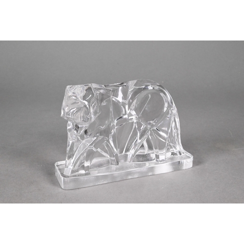 70 - An Art Deco glass tiger, designed by Georges Chevalier for Baccarat (unmarked), 10 cm high