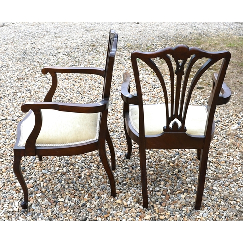 498 - Pair of Regency style red walnut carver chairs (2)