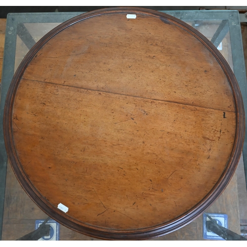 212 - A Victorian mahogany lazy Susan, 58 cm diam 