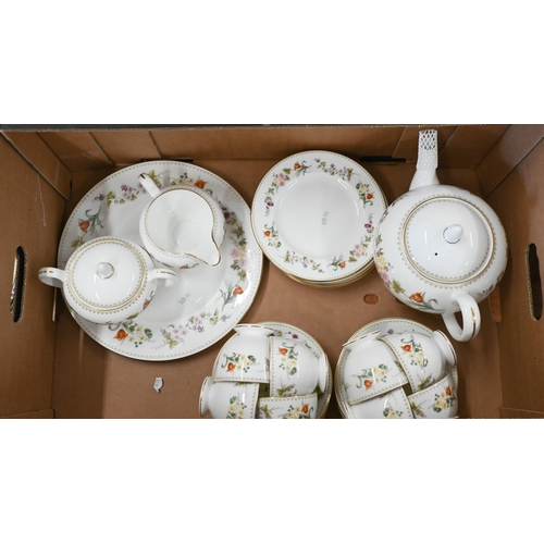 43 - Wedgwood Mirabelle tea service (27 pieces including teapot and covers)