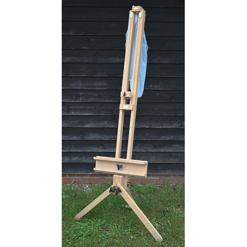 499 - A Daler-Rowney folding artist's easel