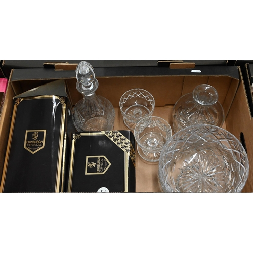 41 - Boxed Edinburgh Crystal Royal Commemorative decanter and goblet to/w various unboxed good quality gl... 