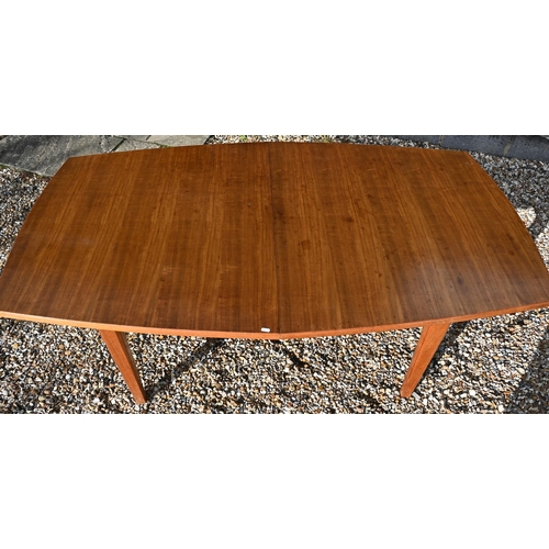 460 - A Gordon Russell teak dining table to/w six dining chairs (4 x standard and 2 x carvers), the tonnea... 