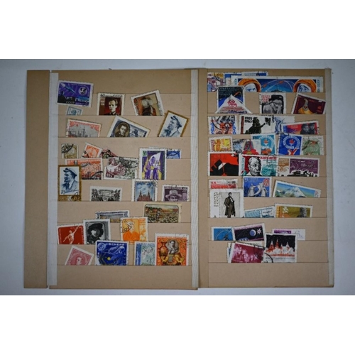 1135 - A quantity of Victorian and later British, Empire and Foreign postage stamps, loose and in albums, t... 