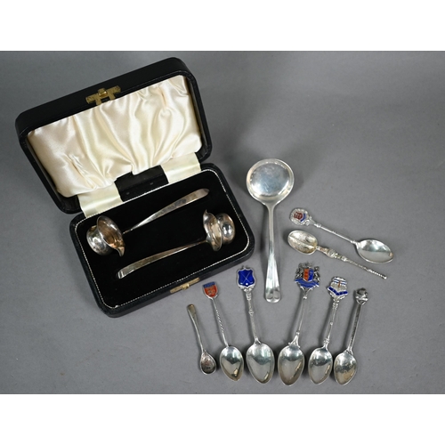 105 - Cased pair of silver toddy ladles, Cooper Brothers & Sons, Sheffield 1928, to/w a Hanoverian pat... 