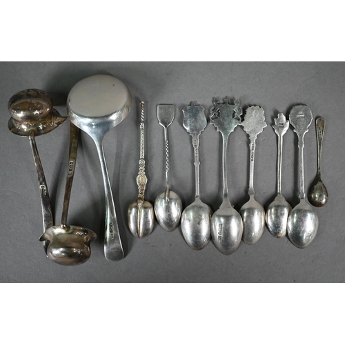 105 - Cased pair of silver toddy ladles, Cooper Brothers & Sons, Sheffield 1928, to/w a Hanoverian pat... 