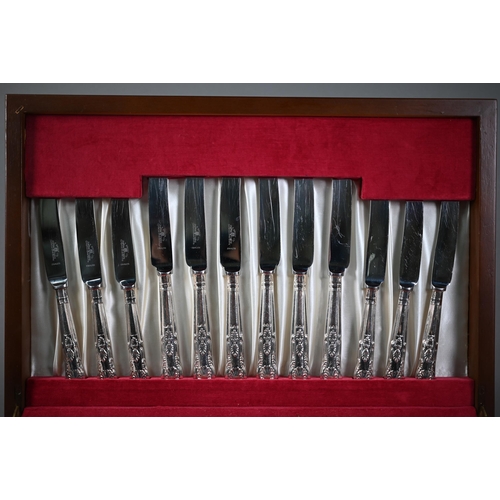 14 - Canteen of epns Kings pattern flatware and cutlery for six settings, including carving set (lit... 