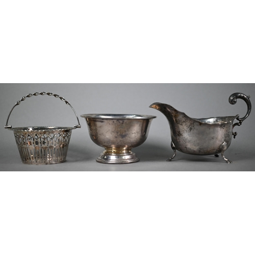 152 - Late Victorian pierced silver bonbon basket, Birmingham 1900, to/w a sugar basin on raised foot-rim,... 