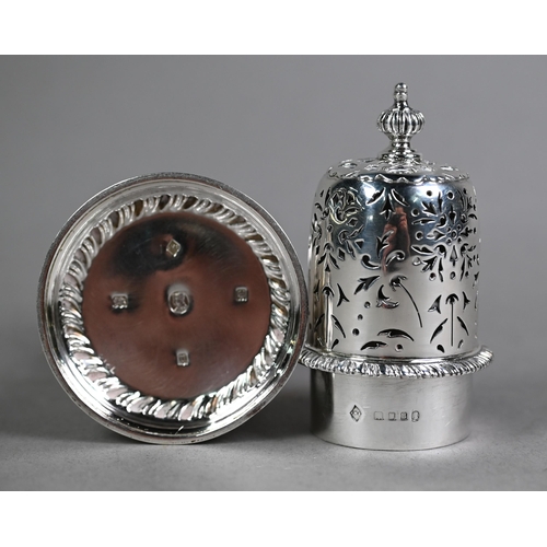 169 - Heavy quality silver cylindrical sugar caster in the 17th Century manner, with domed top and gadroon... 