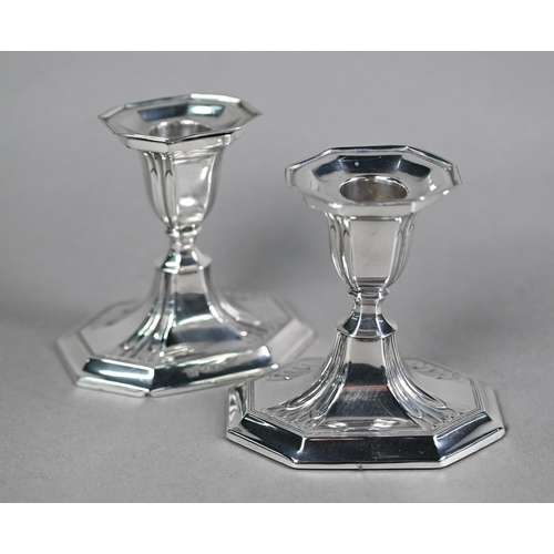 172 - Pair of Edwardian loaded short silver candlesticks, Harrison Bros & Howson, Sheffield 1904, 9cm,... 