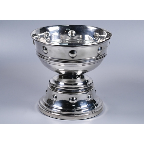 190 - Edwardian Arts & Crafts silver trophy bowl with repoussé bosses to the waist and base, on... 