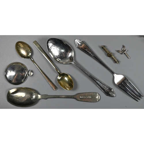 192 - Cased set of six Modernist silver gilt coffee spoons of simple design, Birmingham 1952,  to/w a case... 