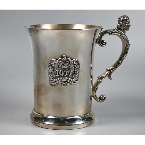 194 - Heavy quality silver 1977 Silver jubilee commemorative mug, Birmingham Mint, Sheffield 1977, 9.7oz, ... 