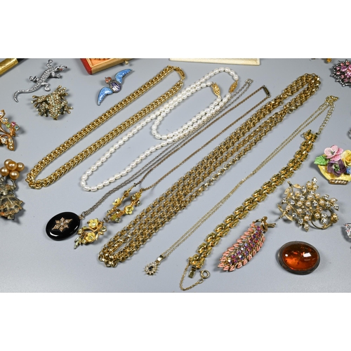 226 - A collection of vintage costume jewellery including Ciro graduated pearls in original box, marcasite... 