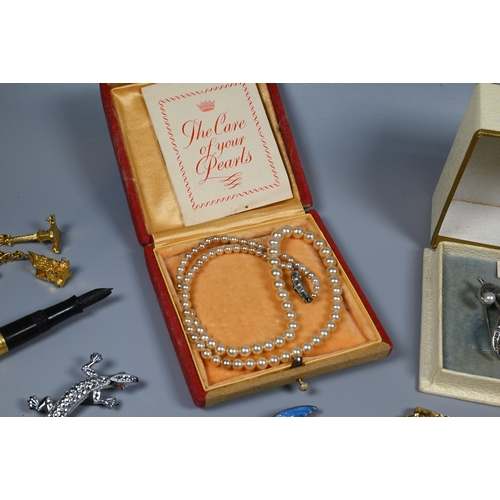 226 - A collection of vintage costume jewellery including Ciro graduated pearls in original box, marcasite... 