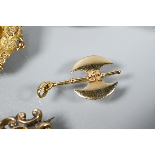 280 - A small quantity of gold items including Victorian 9ct oval brooch with eight cut diamond to centre,... 