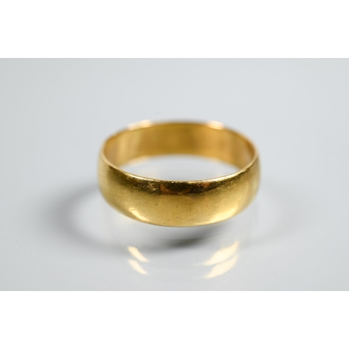 314 - A 22ct yellow gold wedding band, size P 1/2, approx 4.4g