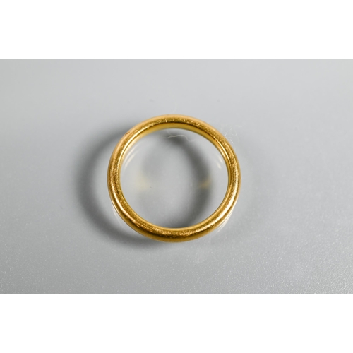 317 - A 22ct yellow gold wedding band, size K, approx 4.6g