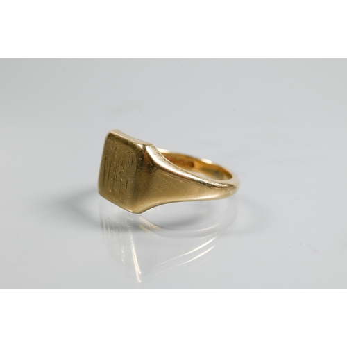 325 - A 9ct yellow gold signet ring, square head with engraved initials, size U, approx 7g