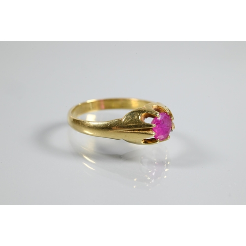 341 - An 18ct yellow gold ring set with single ruby, size Q