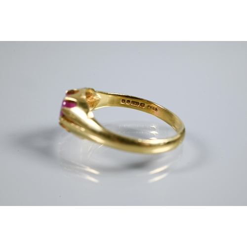 341 - An 18ct yellow gold ring set with single ruby, size Q